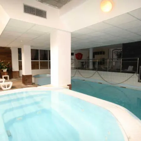 Apartment Le - Piscine 21 - Pour 7 Personnes Mae-8774 *